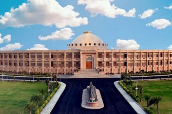 Rajasthan High Court Recruitment: राजस्थान हाई कोर्ट में निकली ढेरों नौकरियां, पढ़ें पूरी डिटेल