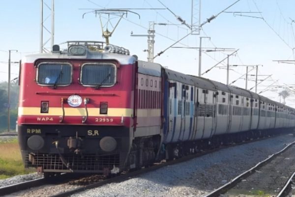 RRB Technician Jobs: रेलवे में इन पदों पर निकली जॉब ही जॉब, फटाफट करें अप्लाई
