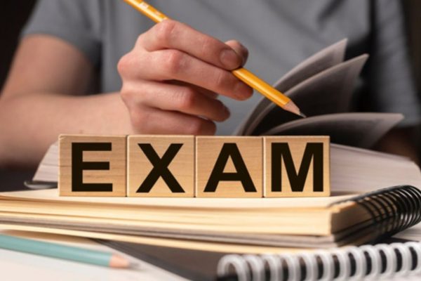 Career Tips: परीक्षा है नजदीक, तो आजमा लें ये टिप्स, बेहद आएंगे काम Exam Tips