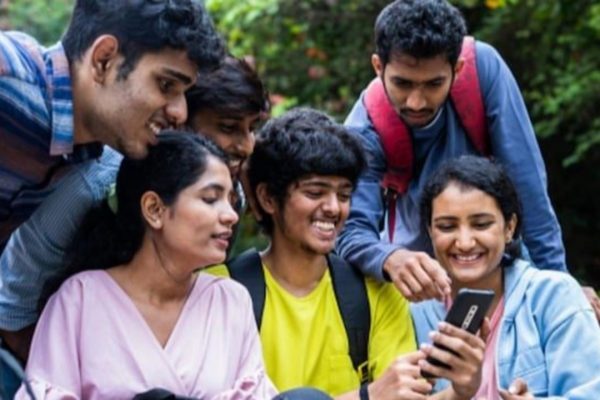 कम स्कोर, कोई चिंता नहीं! जानिए CUET के बाद के विकल्प और करियर बदलने की राह CUET प्रवेश 2025